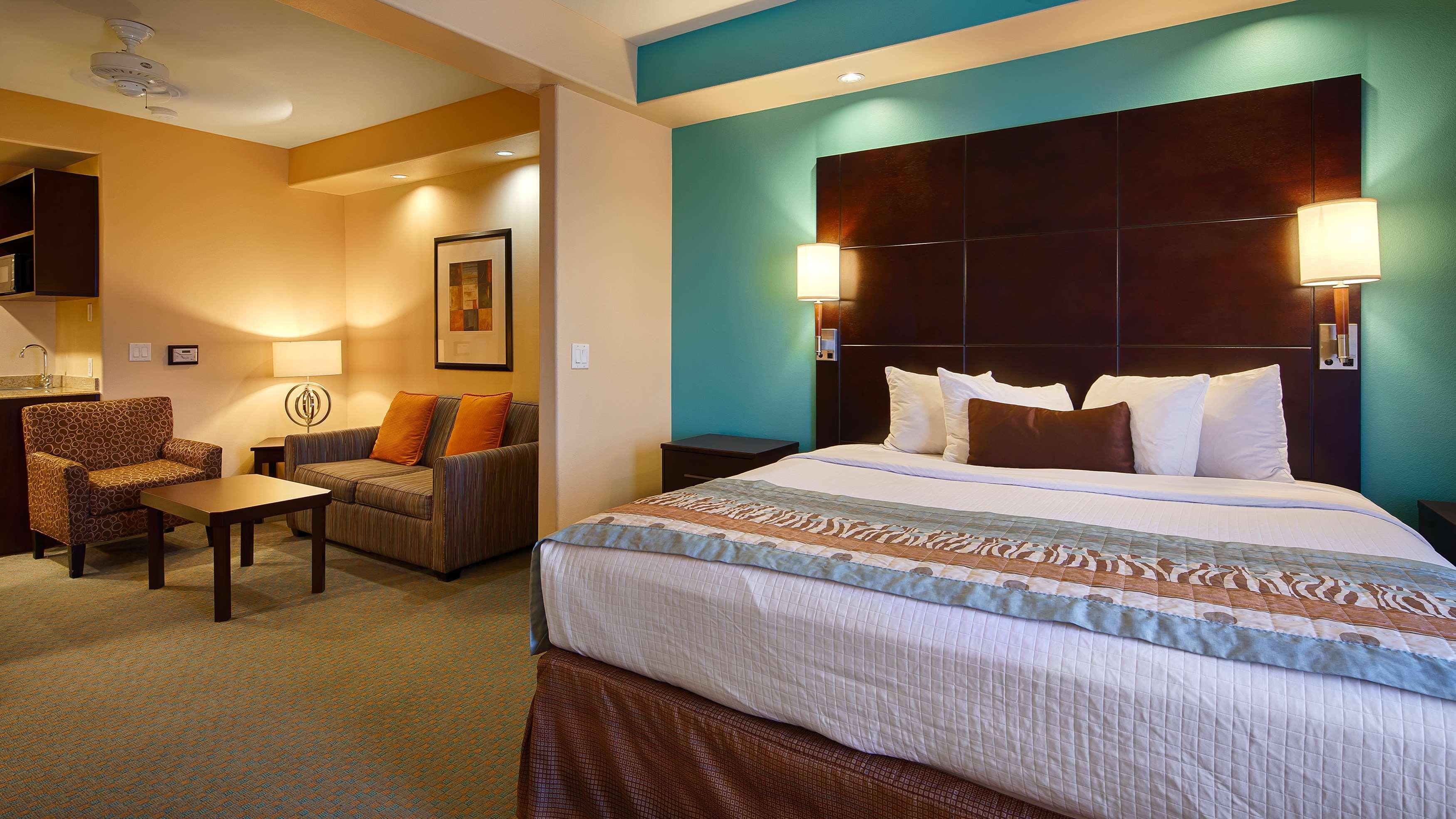 Best Western Plus Midland Suites Exterior foto